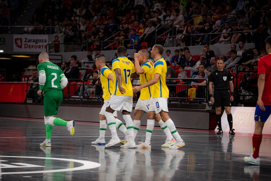 Seleção Brasileira de Futsal vence Espanha por 5 a 2