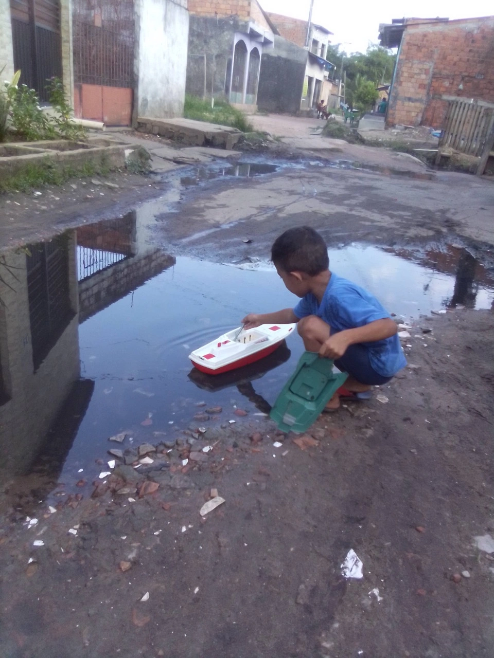 1º Lugar da categoria Paisagens Urbana: “Criança brincando na Alameda O, Jaderlandia, Ananindeua" - Matheus Ferreira Carvalho (Pará)