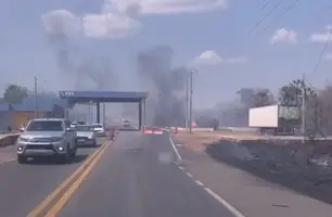 Incêndio de grandes proporções atinge pátio da PRF de Campo Maior (Foto: Divulgação)