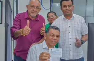 João de Deus transfere título de eleitor (Foto: Reprodução)