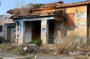Mais de 400 imóveis estão abandonados no Centro de Teresina (Foto: Tiago Moura/ Conecta Piauí)