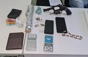 Material apreendido (Foto: Divulgação/PM)