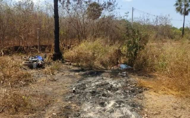 Motociclista morre após colidir contra cerca e cair em terreno no Norte do Piauí