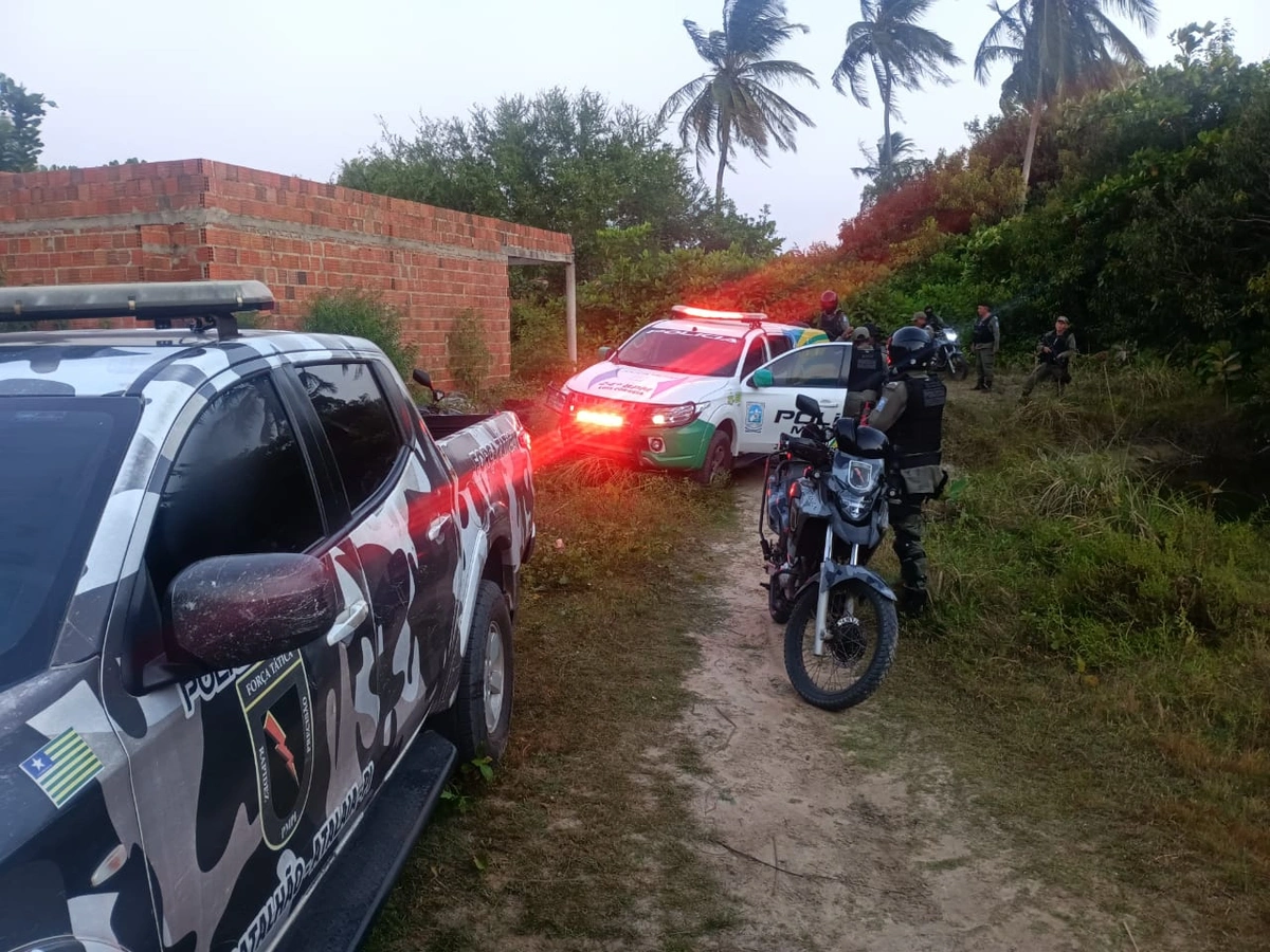 Polícia Militar do Piauí apreende armas e drogas em operação no litoral
