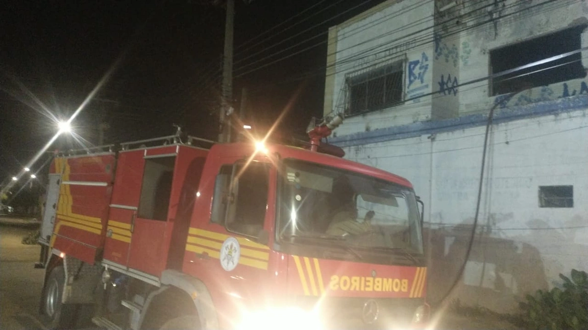Prédio pega fogo na Zona Sul de Teresina