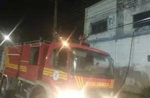 Prédio pega fogo na Zona Sul de Teresina (Foto: Reprodução)
