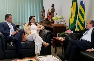 Prefeita Dinair em reunião (Foto: Reprodução)