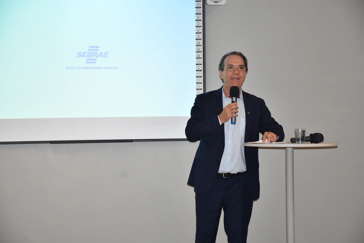 Presidente do Sebrae, Décio Lima, durante a visita ao Espaço S.