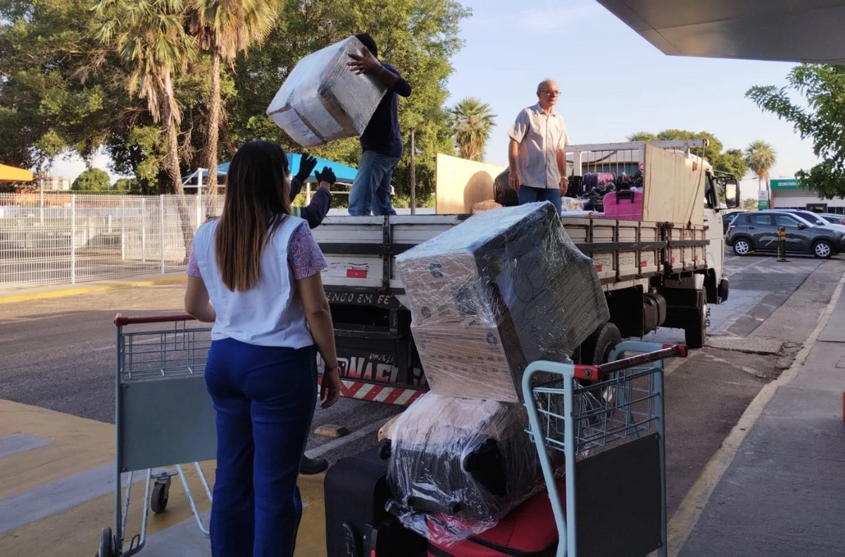 Aeroporto de Teresina doa itens do Achados e Perdidos para a APAE