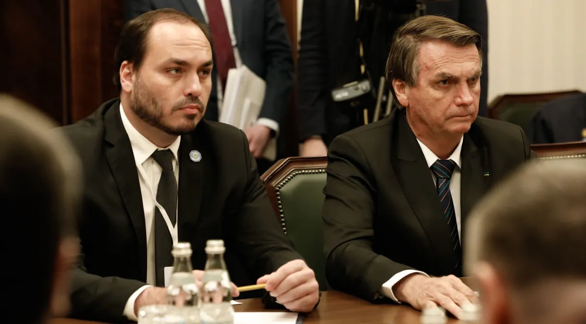 Carlos Bolsonaro e Jair Bolsonaro