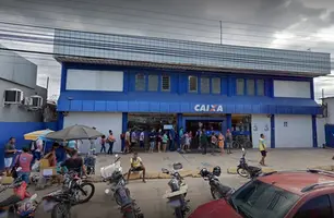 Com sistema fora do ar, clientes reclamam da Caixa Econômica de Timon (Foto: Reprodução)