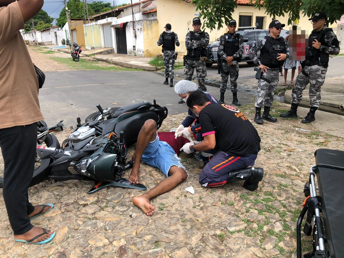 Criminosos e policial ficam feridos após acidente em perseguição em Teresina
