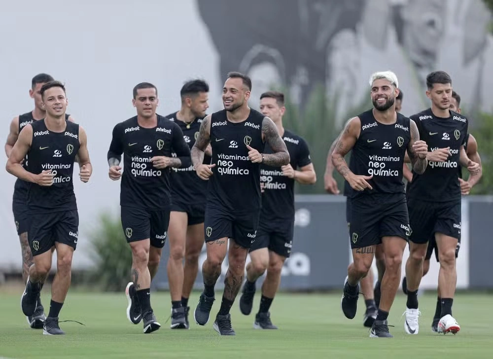 Elenco do Corinthians em treinamento