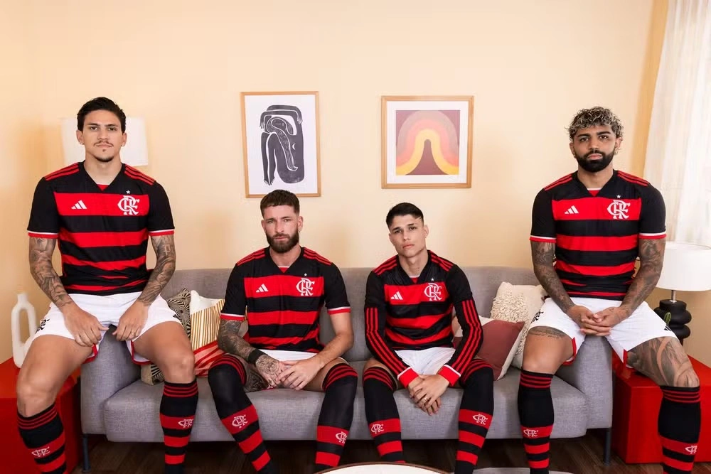 Flamengo lança nova camisa para temporada de 2024
