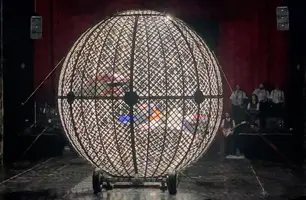 Globo da morte do Circo Kroner (Foto: Tiago Moura/ Conecta Piauí)