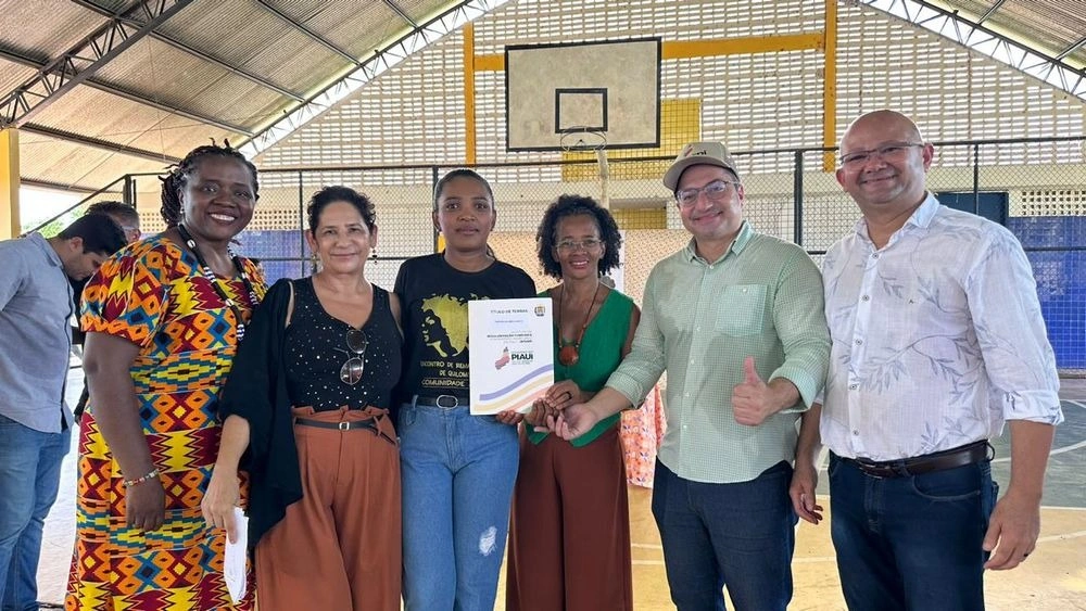 Interpi entrega título coletivo para 135 famílias de Colônia do Piauí