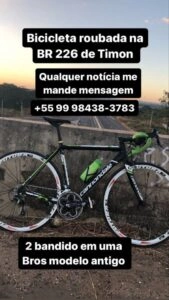 Jovem procura bicicleta roubada