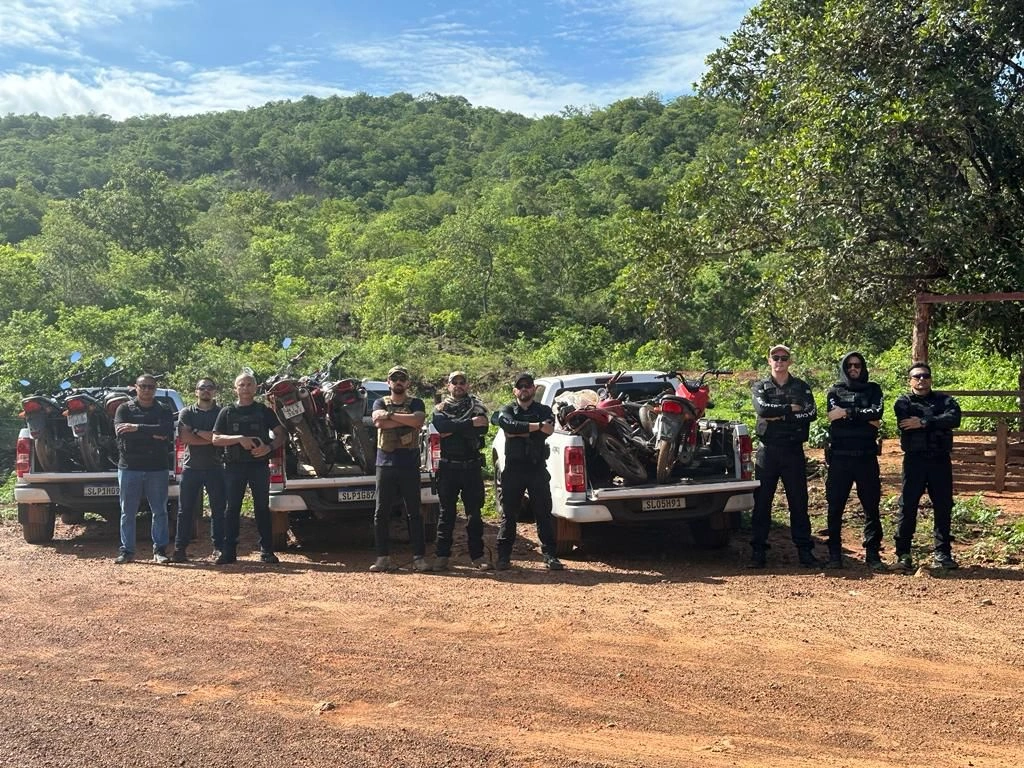 Polícia recupera 23 veículos roubados durante operação na região de Oeiras