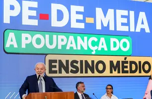 Programa Pé-de-Meia dará R$ 2 mil por ano a alunos de baixa renda do ensino médio (Foto: Jose Cruz/Agência Brasil)