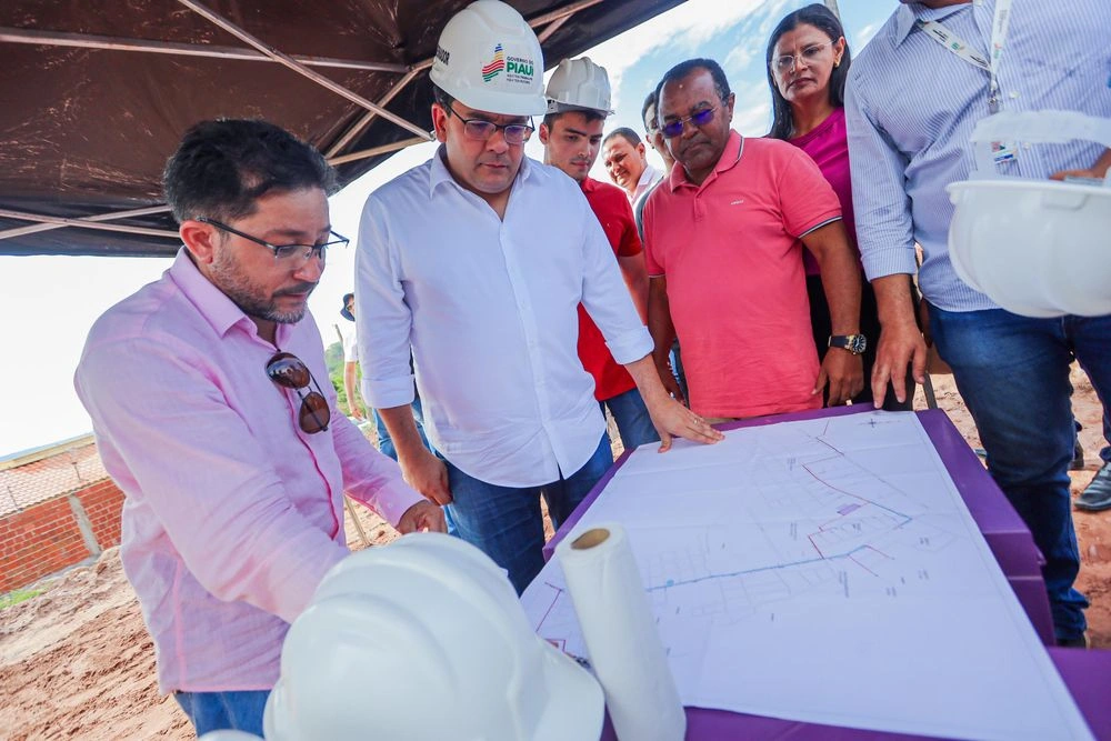 Rafael Fonteles visita obras de macrodrenagem e inaugura rodovia em Oeiras