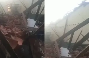 Teto de colégio desaba no interior de Piripiri (Foto: Reprodução/Redes Sociais)
