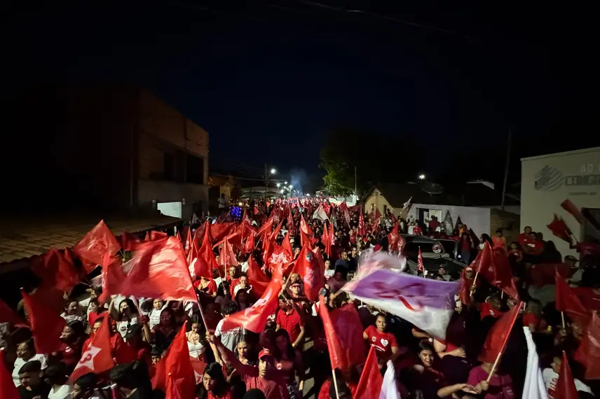 Agamenon reúne diversos apoiadores durante arrastão em Ribeiro Gonçalves