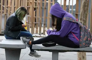 Celular em sala desafia dia a dia de professores, dizem pesquisadores (Foto: Rovena Rosa/Agência Brasil)