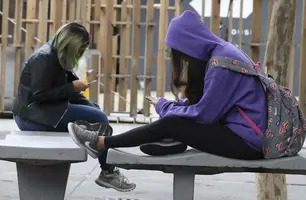 Celular em sala desafia dia a dia de professores, dizem pesquisadores (Foto: Rovena Rosa/Agência Brasil)