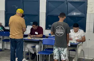 Dr. Pessoa vota na zona Sul de Teresina (Foto: Conecta Piauí)