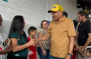 Dr. Pessoa vota na zona Sul de Teresina (Foto: Conecta Piauí)