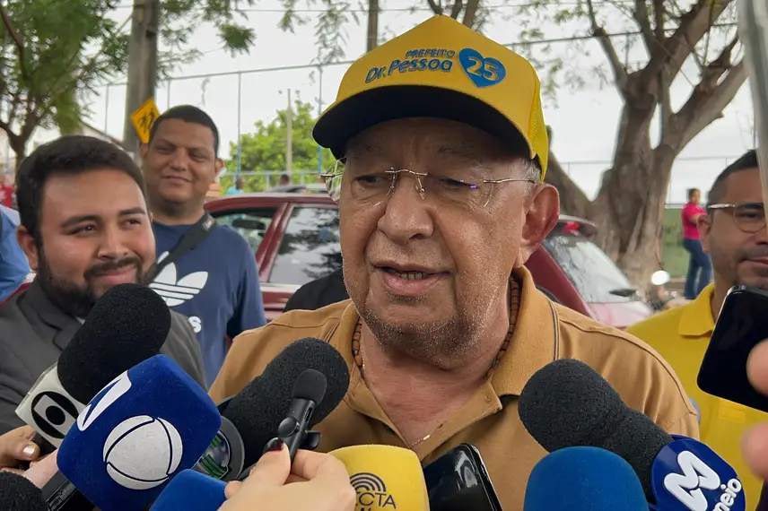 Dr. Pessoa vota na zona Sul de Teresina