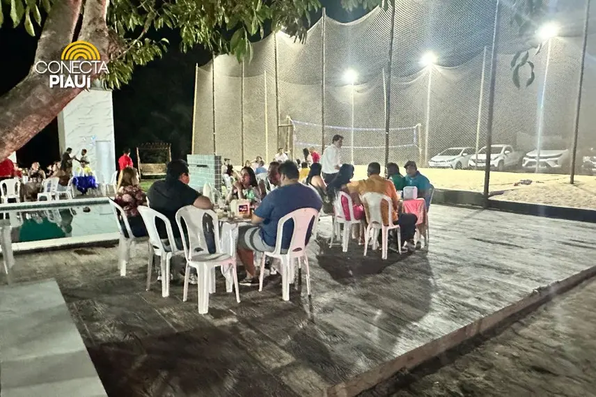 Draga Alana celebra aniversário em grande festa com lideranças políticas em THE