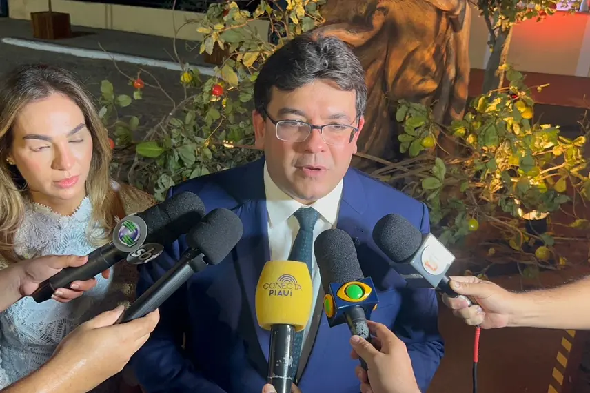 Empresário Thiago Monteiro recebe medalha do governador Rafael Fonteles