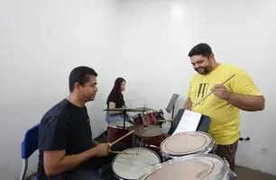 Escola de Música Possidônio Queiroz oferece cursos para 1.500 alunos (Foto: Reprodução)