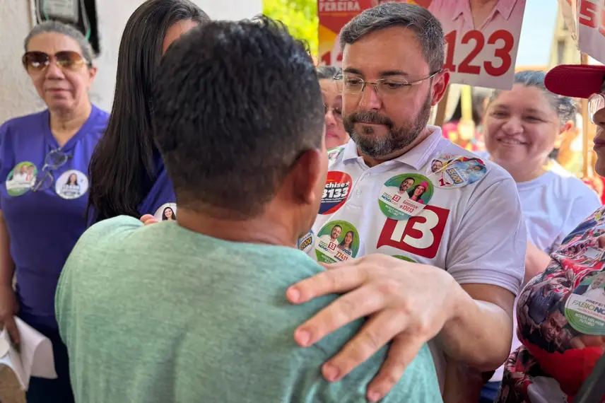 Fábio Novo lidera grande caminhada na reta final da campanha na zona Leste