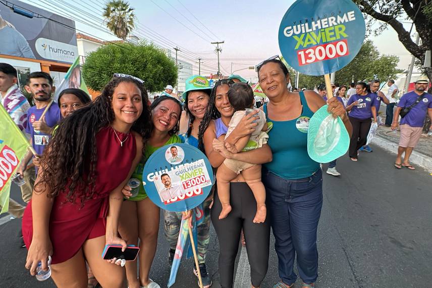 Fábio Novo reúne mais de 22 mil pessoas na maior caminhada da história de Teresina Fábio Novo reúne mais de 22 mil pessoas na maior caminhada da história de Teresina