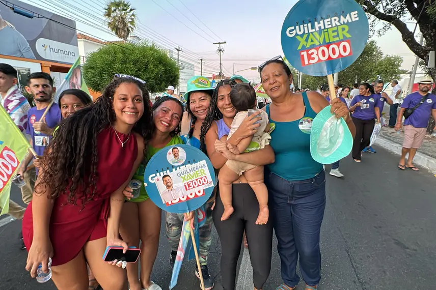 Fábio Novo reúne mais de 22 mil pessoas na maior caminhada da história de Teresina