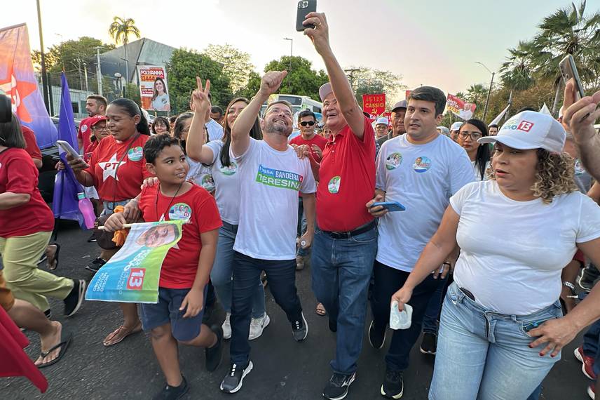 Fábio Novo reúne mais de 22 mil pessoas na maior caminhada da história de Teresina Fábio Novo reúne mais de 22 mil pessoas na maior caminhada da história de Teresina