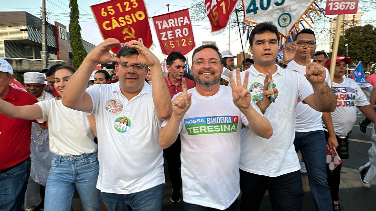 Fábio Novo reúne mais de 22 mil pessoas na maior caminhada da história de Teresina