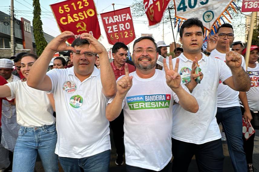 Fábio Novo reúne mais de 22 mil pessoas na maior caminhada da história de Teresina Fábio Novo reúne mais de 22 mil pessoas na maior caminhada da história de Teresina