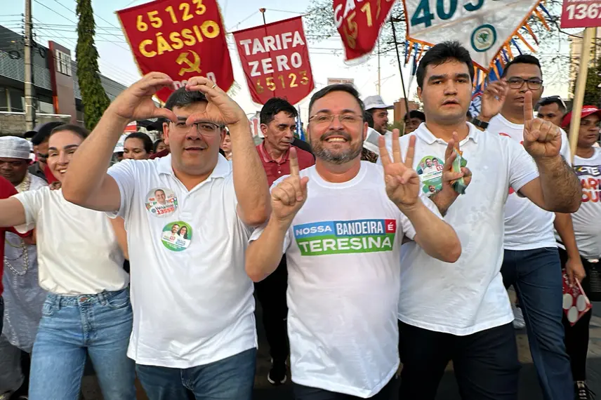 Fábio Novo reúne mais de 22 mil pessoas na maior caminhada da história de Teresina