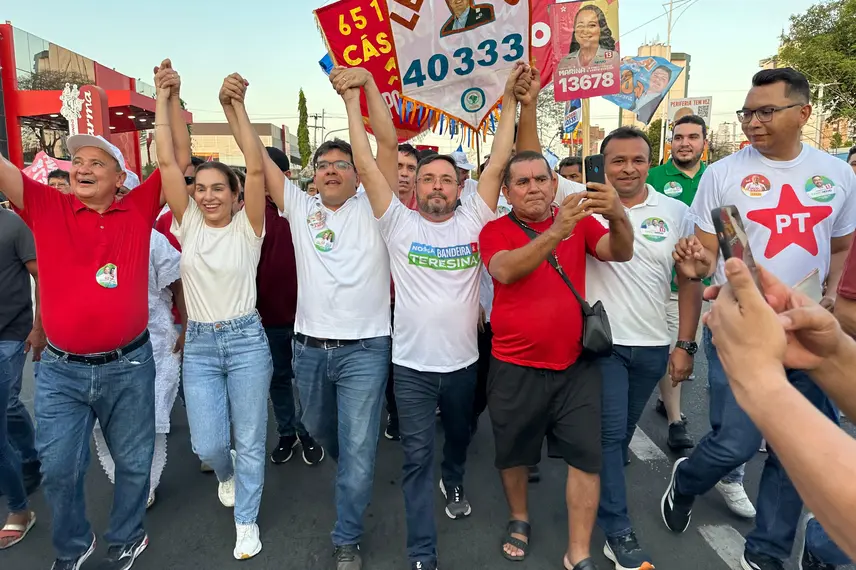 Fábio Novo reúne mais de 22 mil pessoas na maior caminhada da história de Teresina