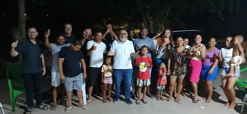 Geraldo Carvalho defende saneamento básico em reunião no bairro Mafrense