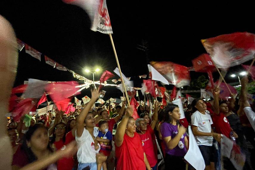 Gilson e Lanussa reúnem multidão durante comício em Pedro Laurentino