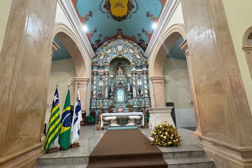 Governador participa de solenidades e inaugura Escola do Mar no litoral do Piauí