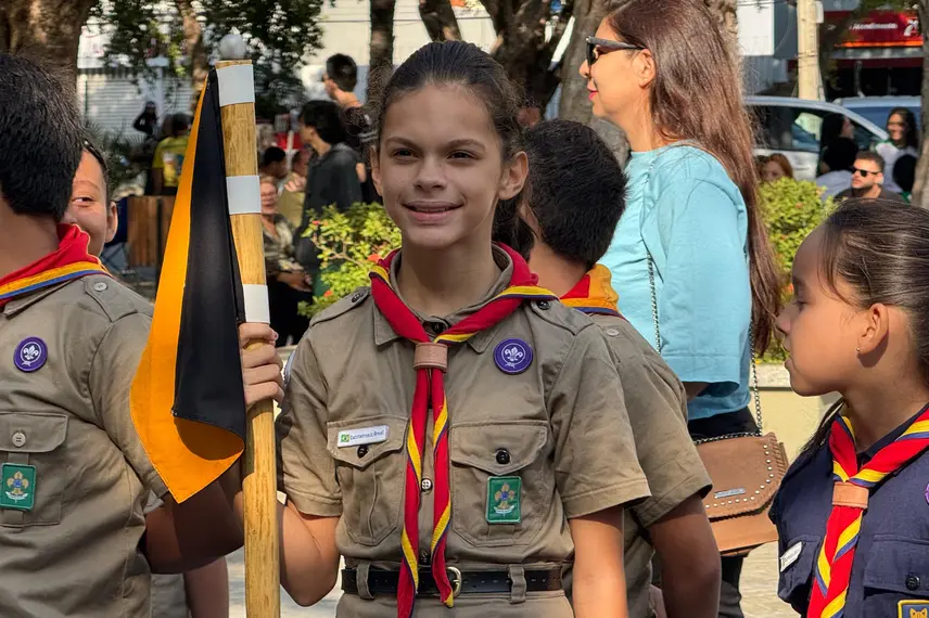 Governador participa de solenidades e inaugura Escola do Mar no litoral do Piauí