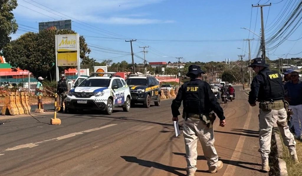 Homem é preso após tentar alterar local de acidente na BR-343, em Altos