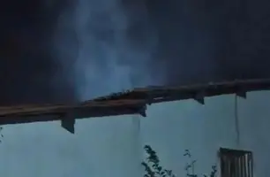 Homem embriagado é preso por incendiar casa da ex-companheira em cidade do Piauí (Foto: Reprodução)