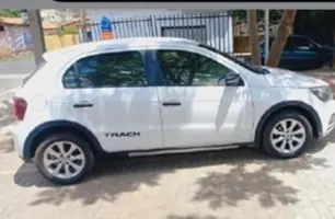 Jovem tem carro tomado de assalto na porta de casa em Timon (Foto: Reprodução)