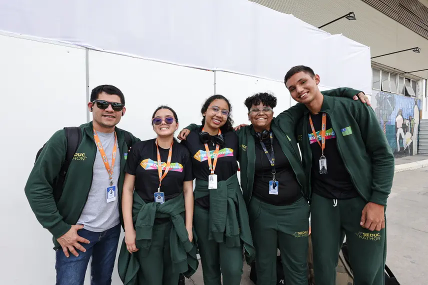 Jovens compartilham experiências transformadoras após um mês de imersão tecnológica